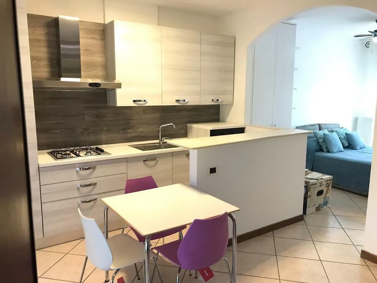 Emariva Apartment Rozzano 0*,  Italia